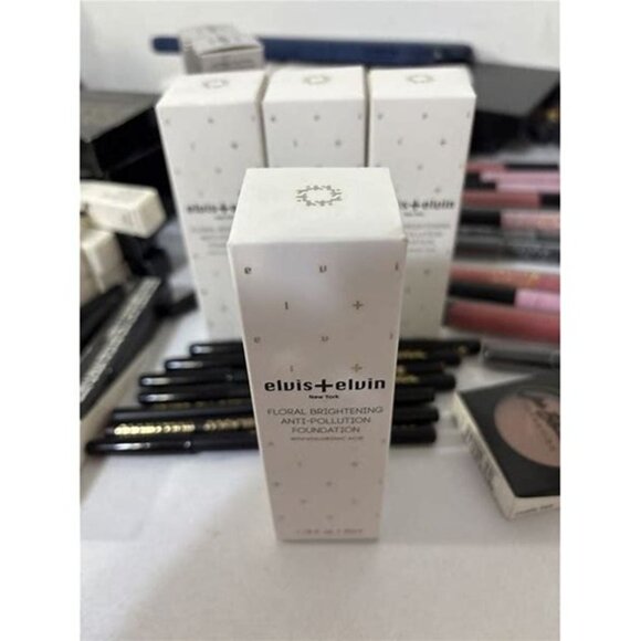 Elvis + Elvin Floral Brightening Anti Pollution Foundation NIB - Picture 4 of 4